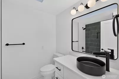 10238 Renton Avenue S, Seattle, WA 98178 - Photo 13
