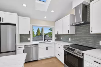 10238 Renton Avenue S, Seattle, WA 98178 - Photo 5