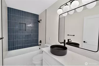 10238 Renton Avenue S, Seattle, WA 98178 - Photo 19