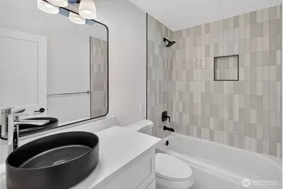 10238 Renton Avenue S, Seattle, WA 98178 - Photo 11
