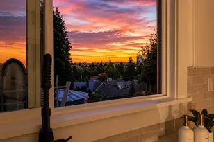 317 NE 58th St, Seattle, WA 98105 - Photo 3