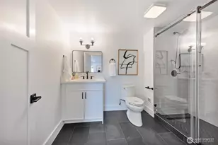 317 NE 58th St, Seattle, WA 98105 - Photo 27