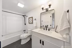 317 NE 58th St, Seattle, WA 98105 - Photo 23
