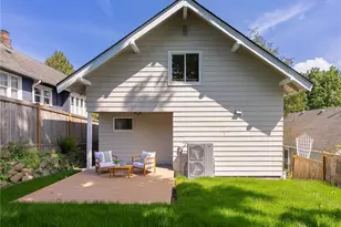 317 NE 58th St, Seattle, WA 98105 - Photo 35