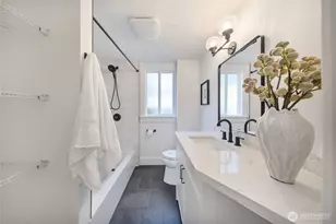 317 NE 58th St, Seattle, WA 98105 - Photo 15