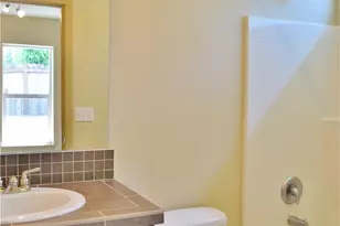 935 N 98th St, Seattle, WA 98103 - Photo 3
