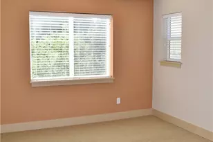 935 N 98th St, Seattle, WA 98103 - Photo 9