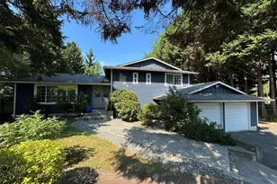 7620 NE 24th St, Medina, WA 98039 - Photo 1