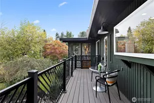 9043 Matthews Ave NE, Seattle, WA 98115 - Photo 17