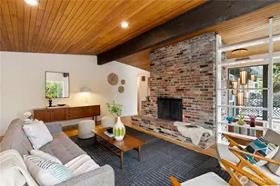 9043 Matthews Ave NE, Seattle, WA 98115 - Photo 7