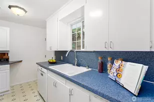 11357 25th Ave NE, Seattle, WA 98125 - Photo 9