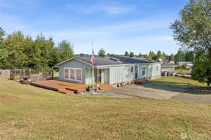 814 Ocean Ave, Cosmopolis, WA 98537 - Photo 1