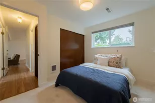 14322 Wallingford Ave N, Seattle, WA 98133 - Photo 29