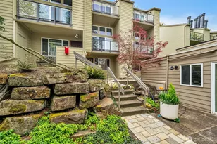 2939 76th Ave SE, Mercer Island, WA 98040 - Photo 1