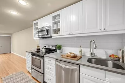 2939 76th Avenue SE #41B, Mercer Island, WA 98040 - Photo 3
