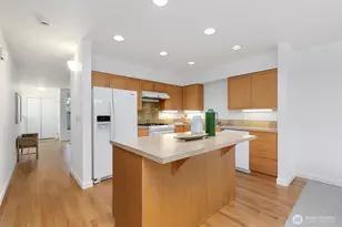 6726 35th Pl S, Seattle, WA 98118 - Photo 5