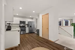 21828 SE 236th Pl, Maple Valley, WA 98038 - Photo 9
