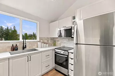 820 Cady Rd #E305, Everett, WA 98203 - Photo 5