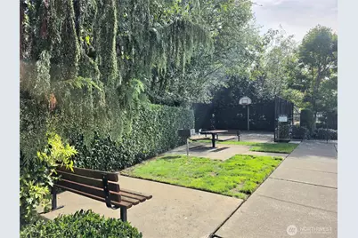 18866 108th Lane SE, Renton, WA 98055 - Photo 33