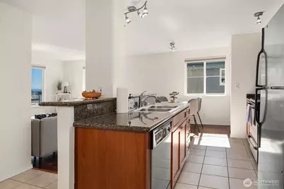 300 10th Avenue #B409, Seattle, WA 98122 - Photo 7