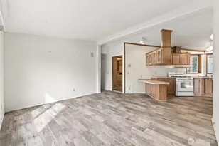 1807 138 St E, Tacoma, WA 98445 - Photo 9