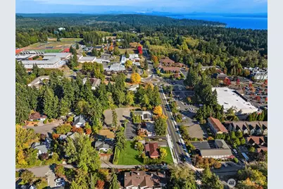 1129 Madison Avenue N, Bainbridge Island, WA 98110 - Photo 19