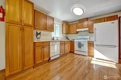 203 N Bogart Avenue, Granite Falls, WA 98252 - Photo 9