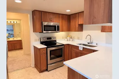 3935 226th Place SE #313, Issaquah, WA 98029 - Photo 3