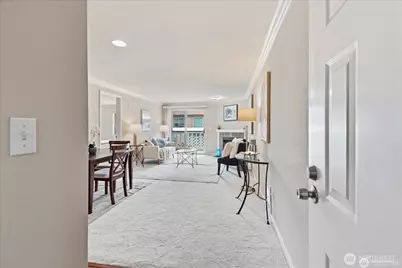 1011 156th Avenue NE #207, Bellevue, WA 98007 - Photo 7