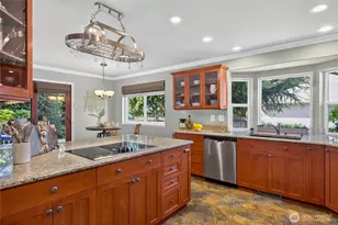 2137 Tilbury Ln, Oak Harbor, WA 98277 - Photo 9