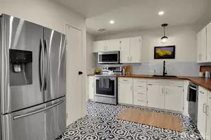 2353 Federal Ave E, Seattle, WA 98102 - Photo 9