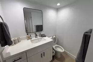 1124 Lakeview Blvd E, Seattle, WA 98102 - Photo 15