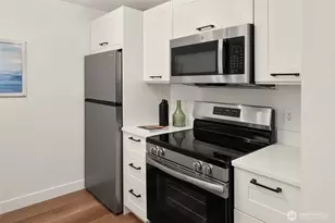 10501 8th Ave NE, Seattle, WA 98125 - Photo 11