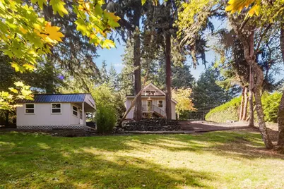 6338 Blakely Avenue NE, Bainbridge Island, WA 98110 - Photo 1