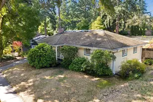 11735 35th Ave NE, Seattle, WA 98125 - Photo 3