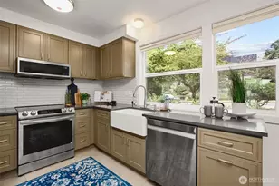 201 28th Ave, Seattle, WA 98122 - Photo 11