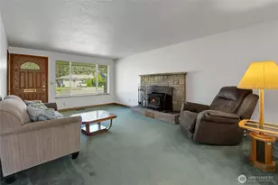 820 9th Ave NW, Puyallup, WA 98371 - Photo 3