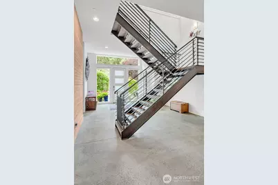 7560 86th Avenue SE, Mercer Island, WA 98040 - Photo 3