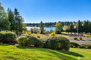 23507 Lakeview Dr, Mountlake Terrace, WA 98043 - Photo 1