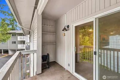 14475 NE 40th St #E202, Bellevue, WA 98007 - Photo 21