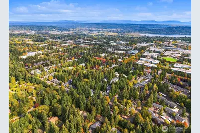 14475 NE 40th St #E202, Bellevue, WA 98007 - Photo 31