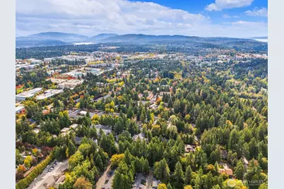 14475 NE 40th St #E202, Bellevue, WA 98007 - Photo 29