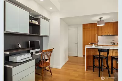 500 106th Avenue NE #1313, Bellevue, WA 98004 - Photo 17