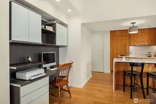 500 106th Ave NE, Bellevue, WA 98004 - Photo 17