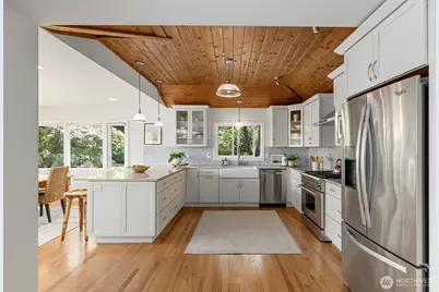 5930 Rose Loop NE, Bainbridge Island, WA 98110 - Photo 13