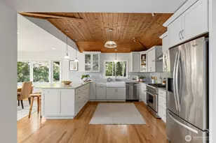 5930 Rose Loop NE, Bainbridge Island, WA 98110 - Photo 13