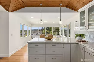 5930 Rose Loop NE, Bainbridge Island, WA 98110 - Photo 9