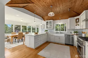5930 Rose Loop NE, Bainbridge Island, WA 98110 - Photo 5