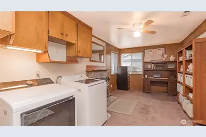 10622 Fruitland Avenue E, Puyallup, WA 98373 - Photo 11