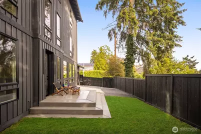 7358 33rd Avenue NE, Seattle, WA 98115 - Photo 35